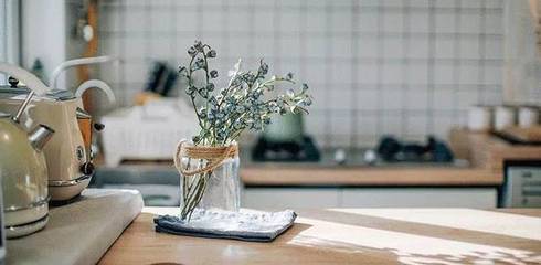 57㎡的二手房被他改造成婚房，然后送給了妻子